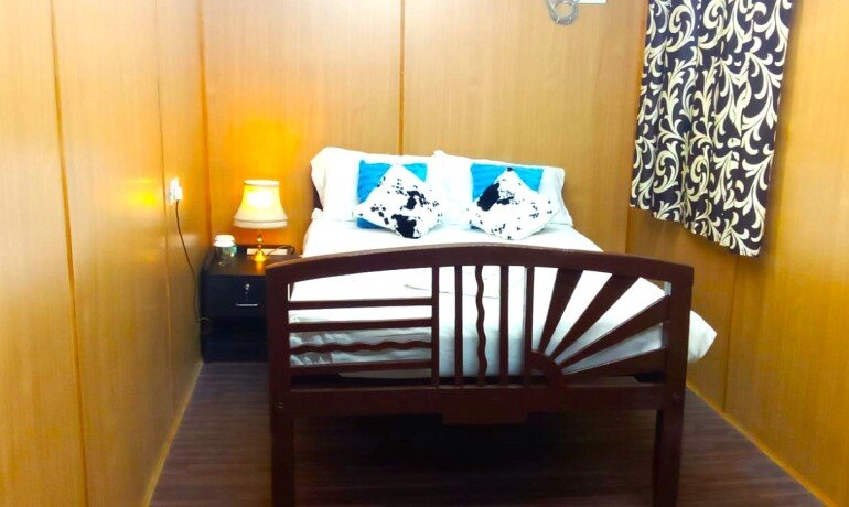 Container Suite (Triple Beds)