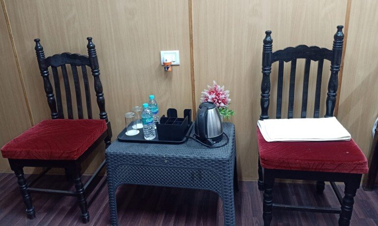 Container Suite (Triple Beds)